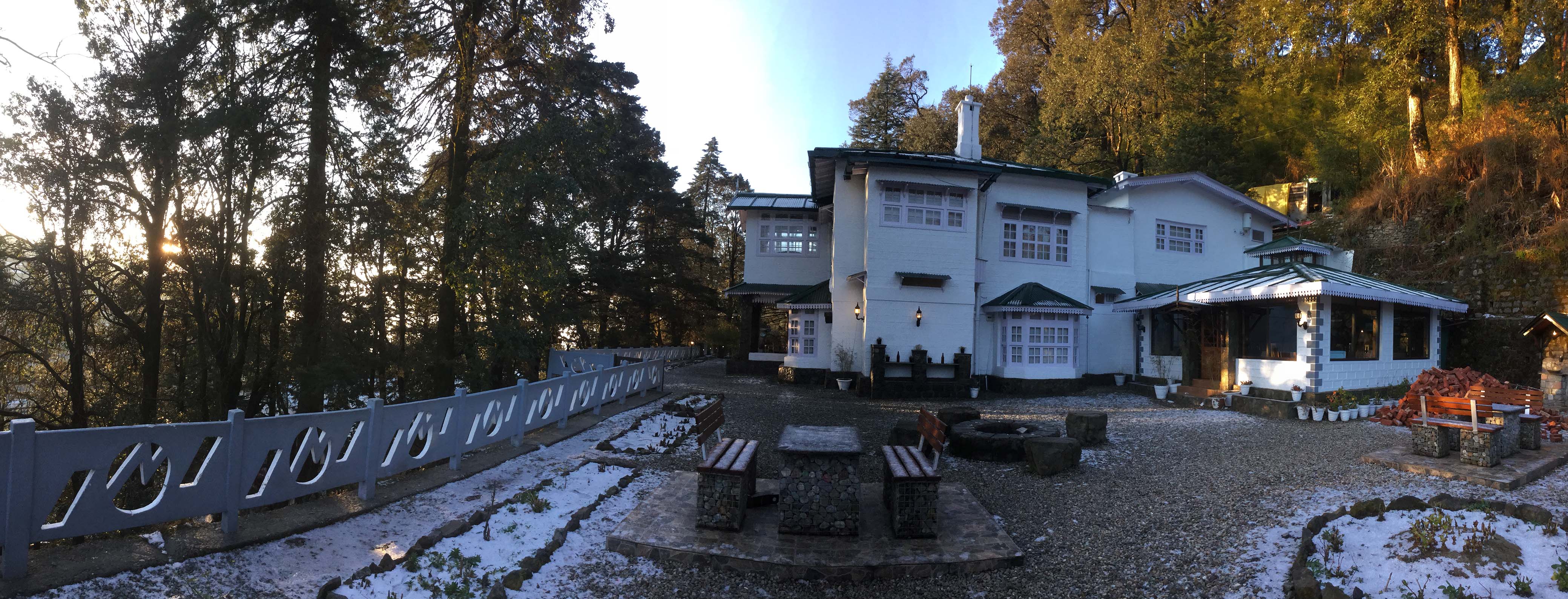 Bhikampur Lodge
